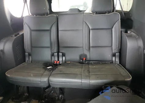 2022 Chevrolet Suburban K1500 Premier z USA, uszkodzony, nr VIN 1GNSKFKD2NR138588